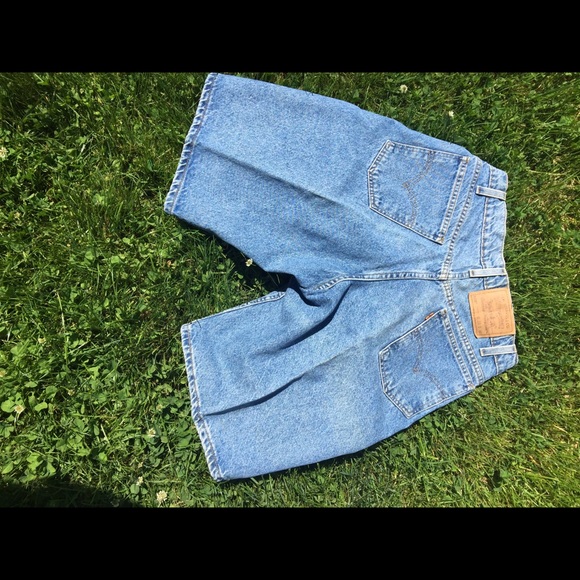 Vintage 90’s Levi’s Denim Shorts - Picture 7 of 9